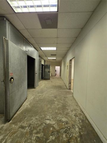 1616 Avenue F, Bay City, TX 77414