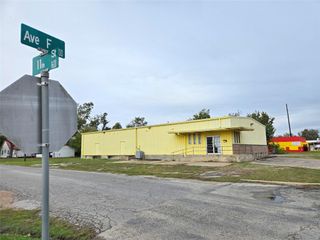 1616 Avenue F, Bay City, TX 77414