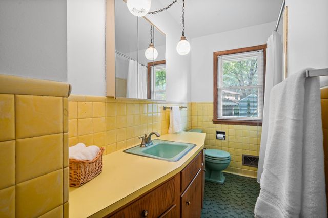 545 Miriam Street, Mendota Heights, MN 55118