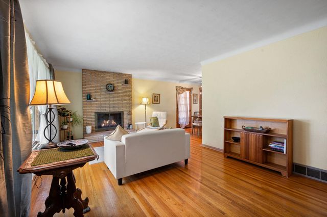 545 Miriam Street, Mendota Heights, MN 55118
