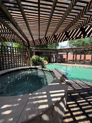 1710 Castlerock Drive, Houston, TX 77090