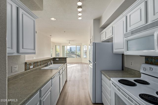 435 W RIO SALADO Parkway 210, Tempe, AZ 85281