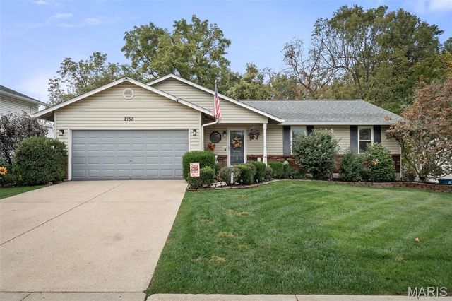 2150 Graystone Drive, St Charles, MO 63303