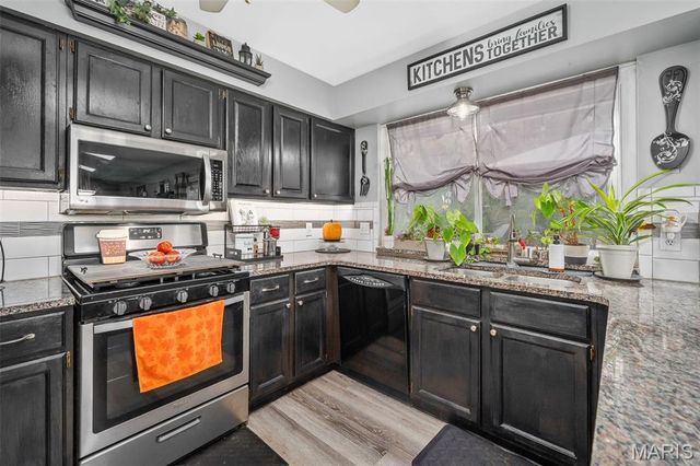 2150 Graystone Drive, St Charles, MO 63303