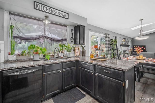 2150 Graystone Drive, St Charles, MO 63303