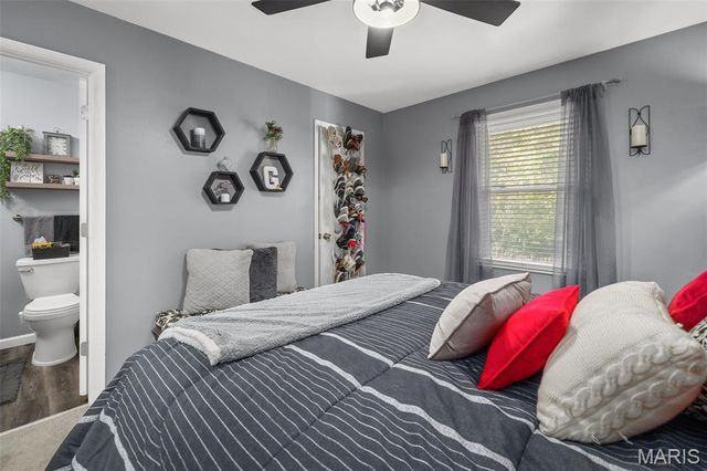 2150 Graystone Drive, St Charles, MO 63303