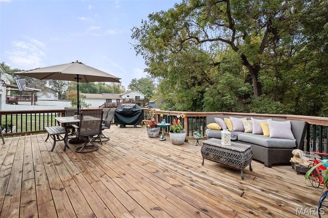 2150 Graystone Drive, St Charles, MO 63303