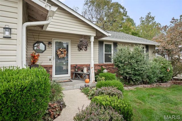 2150 Graystone Drive, St Charles, MO 63303