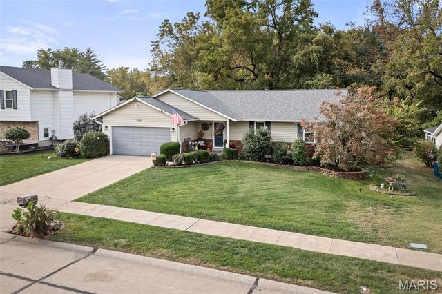 2150 Graystone Drive, St Charles, MO 63303