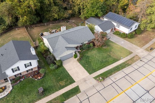 2150 Graystone Drive, St Charles, MO 63303