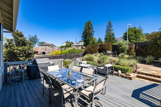 3726 Cannes Pl, Santa Rosa, CA 95403