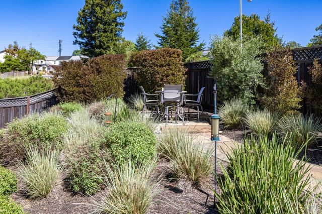 3726 Cannes Pl, Santa Rosa, CA 95403