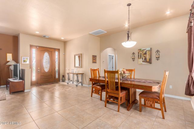 6786 W GELDING Lane, Coolidge, AZ 85128