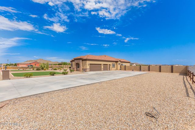 6786 W GELDING Lane, Coolidge, AZ 85128