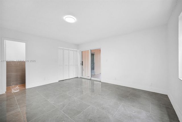 7911 SW 9th St, North Lauderdale, FL 33068