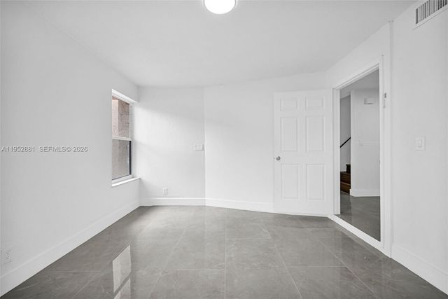 7911 SW 9th St, North Lauderdale, FL 33068