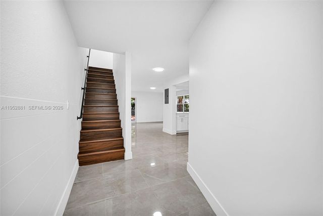 7911 SW 9th St, North Lauderdale, FL 33068