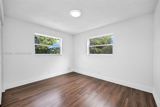 7911 SW 9th St, North Lauderdale, FL 33068