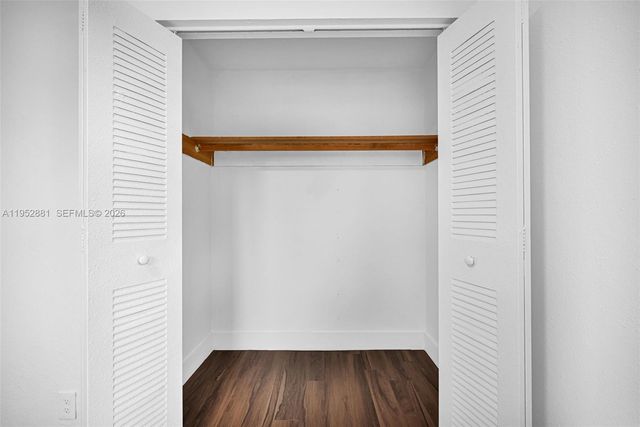 7911 SW 9th St, North Lauderdale, FL 33068