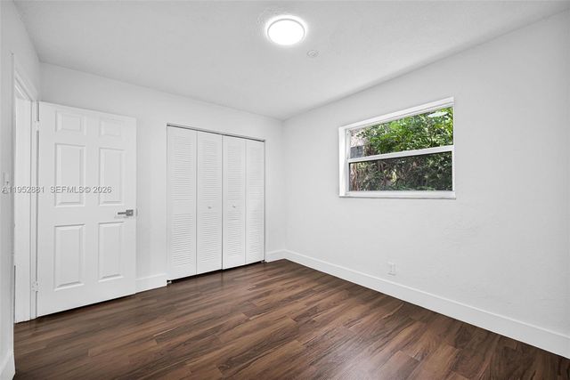 7911 SW 9th St, North Lauderdale, FL 33068