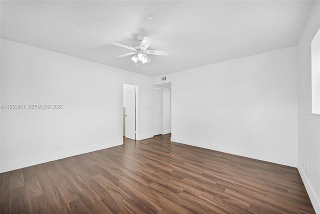 7911 SW 9th St, North Lauderdale, FL 33068