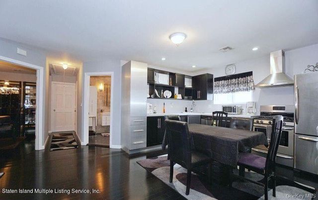 386 Page Avenue, Staten Island, NY 10307