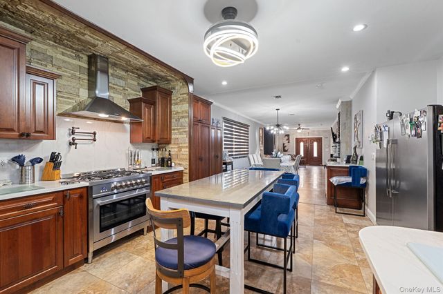 386 Page Avenue, Staten Island, NY 10307