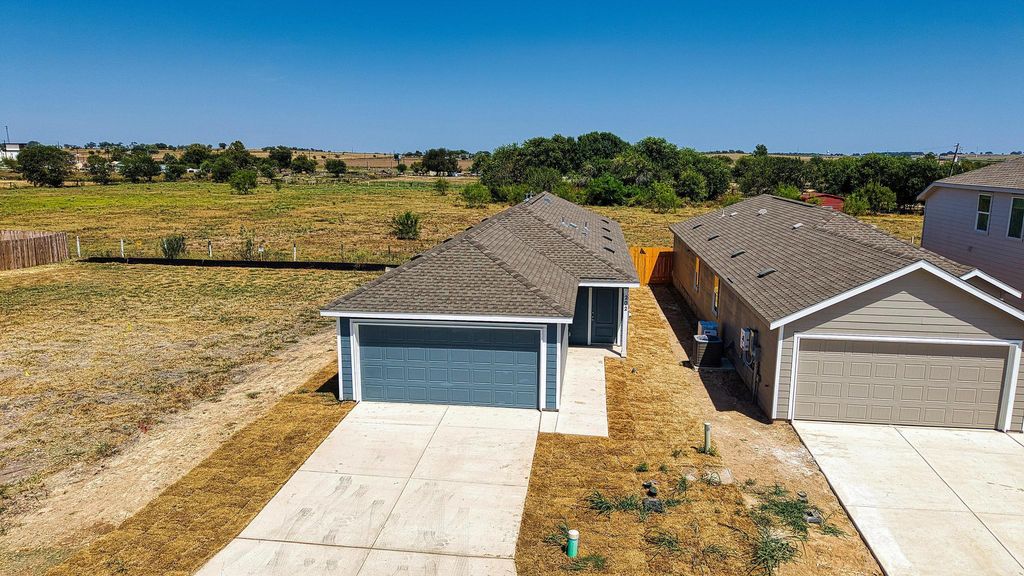 202 Pastar FLS, Seguin, TX 78155