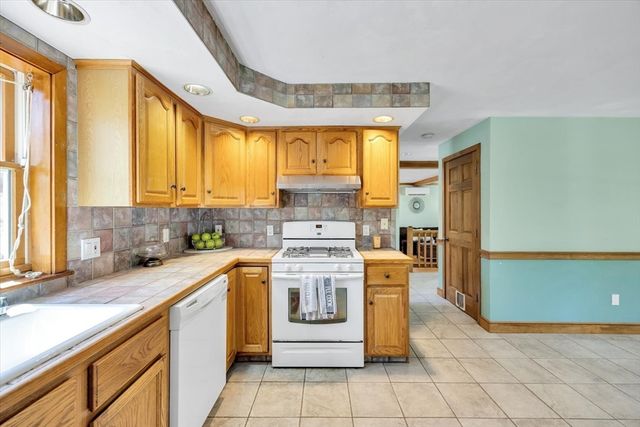 34 Hilltop Dr, Bourne, MA 02561