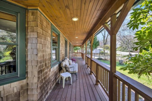 34 Hilltop Dr, Bourne, MA 02561