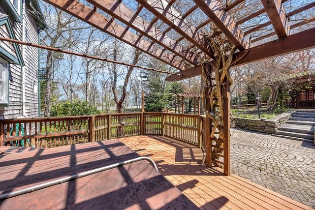 34 Hilltop Dr, Bourne, MA 02561