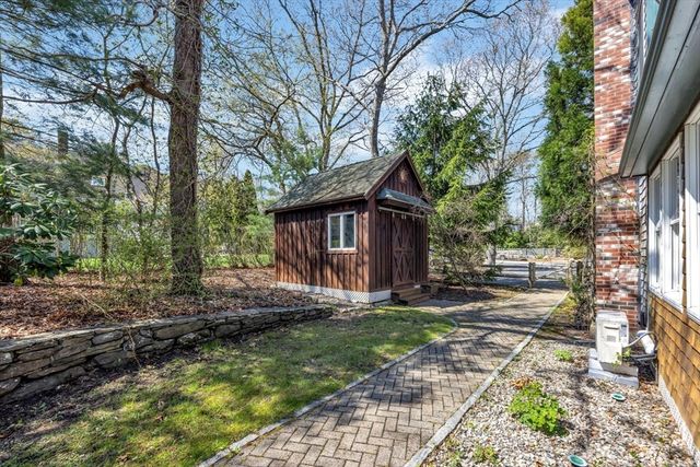 34 Hilltop Dr, Bourne, MA 02561