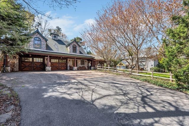 34 Hilltop Dr, Bourne, MA 02561