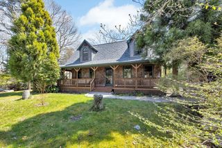 34 Hilltop Dr, Bourne, MA 02561