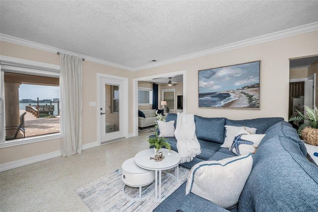 52 N PINE CIRCLE, Belleair, FL 33756