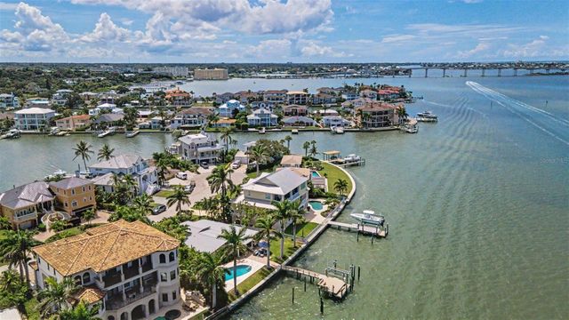 52 N PINE CIRCLE, Belleair, FL 33756