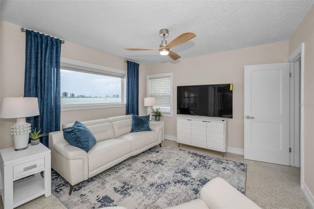 52 N PINE CIRCLE, Belleair, FL 33756