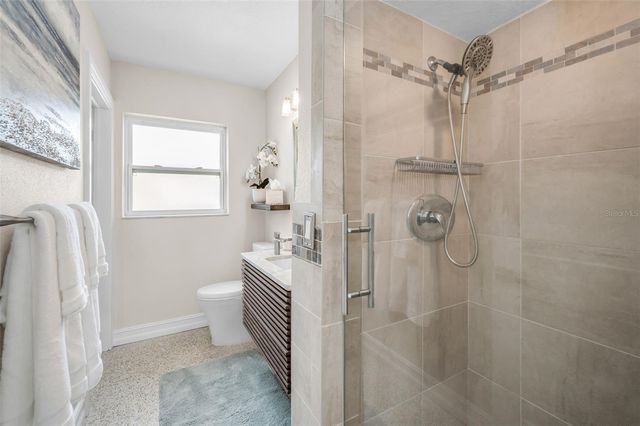 52 N PINE CIRCLE, Belleair, FL 33756