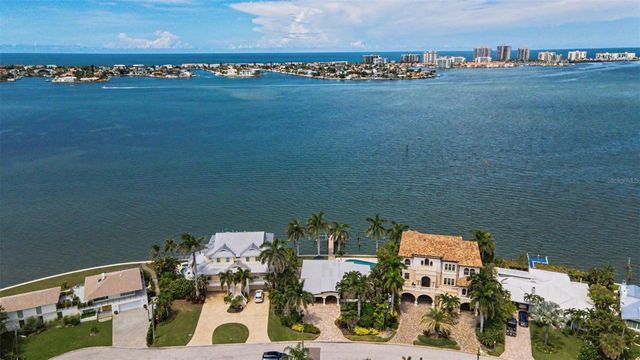 52 N PINE CIRCLE, Belleair, FL 33756