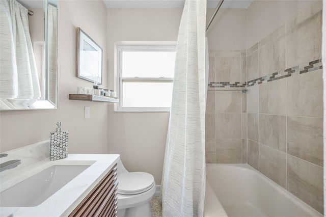 52 N PINE CIRCLE, Belleair, FL 33756