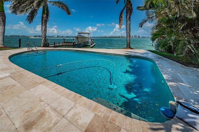 52 N PINE CIRCLE, Belleair, FL 33756