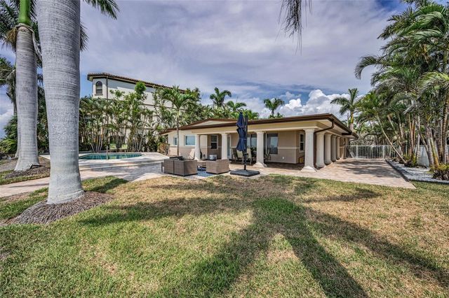52 N PINE CIRCLE, Belleair, FL 33756