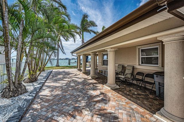 52 N PINE CIRCLE, Belleair, FL 33756