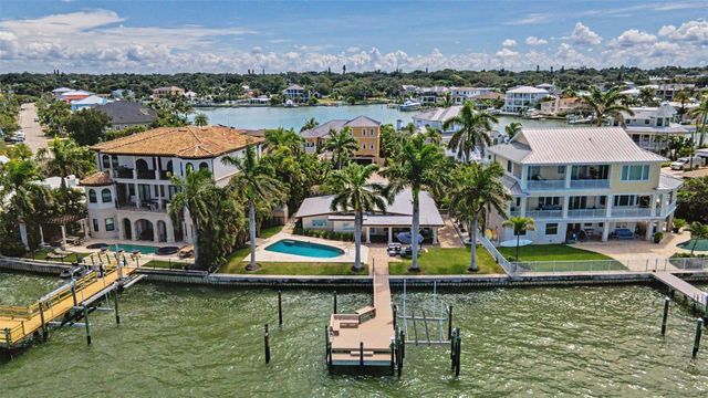 52 N PINE CIRCLE, Belleair, FL 33756