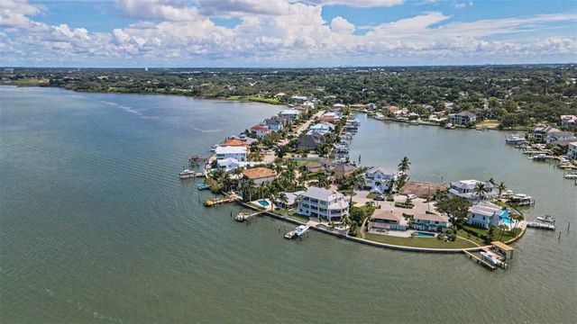 52 N PINE CIRCLE, Belleair, FL 33756