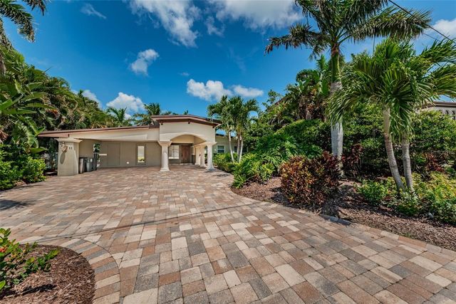 52 N PINE CIRCLE, Belleair, FL 33756