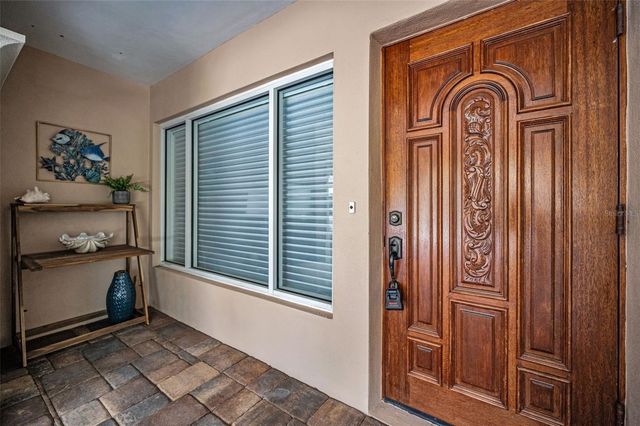 52 N PINE CIRCLE, Belleair, FL 33756