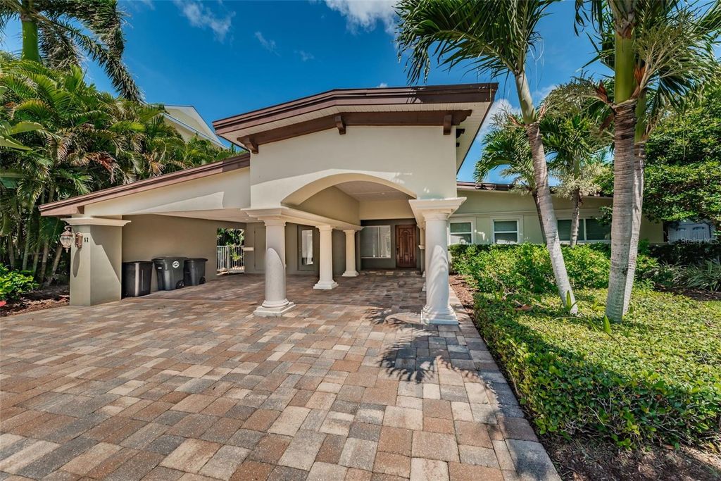 52 N PINE CIRCLE, Belleair, FL 33756