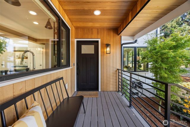 9047 51st Avenue NE, Seattle, WA 98115