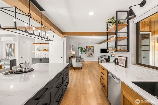 9047 51st Avenue NE, Seattle, WA 98115